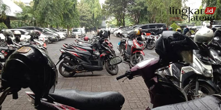 Parkir di Wisata Semarang Tak Sesuai Regulasi, Jukir Naikkan Tarif Sesuka Hati