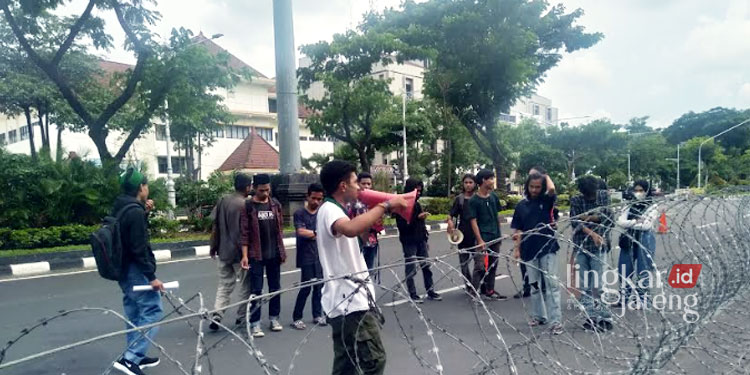 Demo Mahasiswa di Kantor Gubernur Jateng, Sampaikan 5 Tuntutan