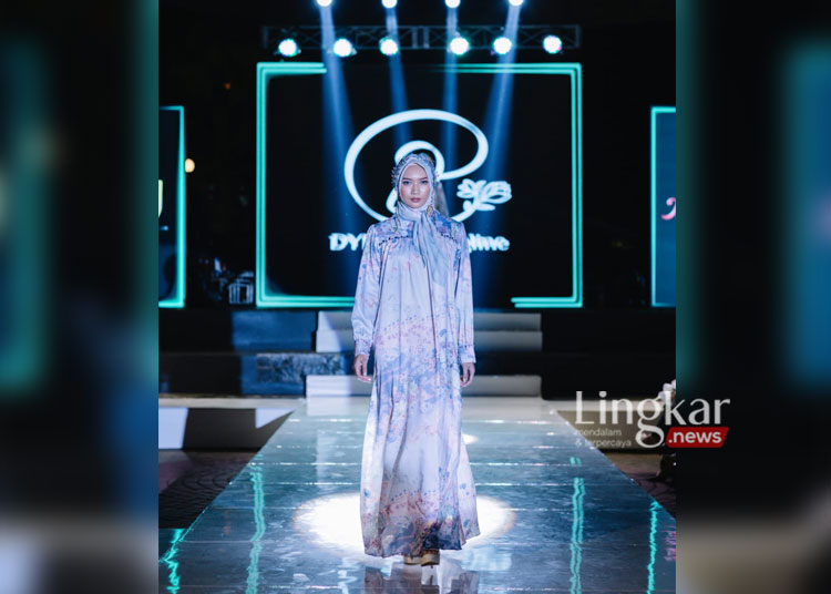 Dress Fairytale DYN Clothingline Sukses Curi Perhatian di Jateng Muslim Fashion Festival