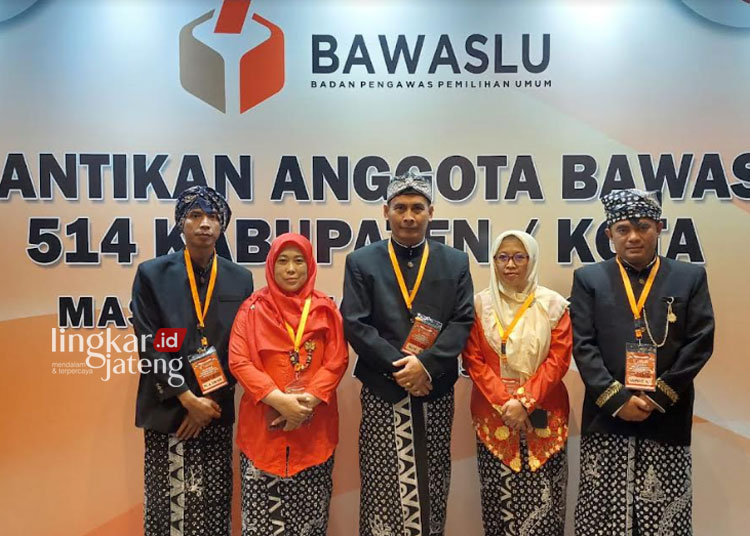 Ketua dan Jajaran Bawaslu Kabupaten Semarang Baru Resmi Dilantik, Siap Awasi Tahapan Pemilu 2024