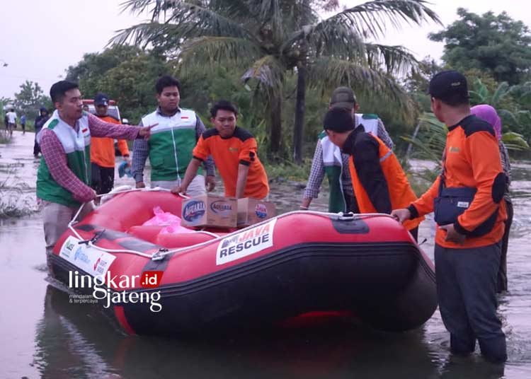 LAZis Jateng Kirim Relawan serta Bantuan Korban Banjir Demak dan Grobogan