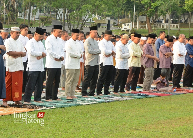 Kodam IV/Diponegoro Gelar Shalat Idul Adha 1445 H Bersama Masyarakat